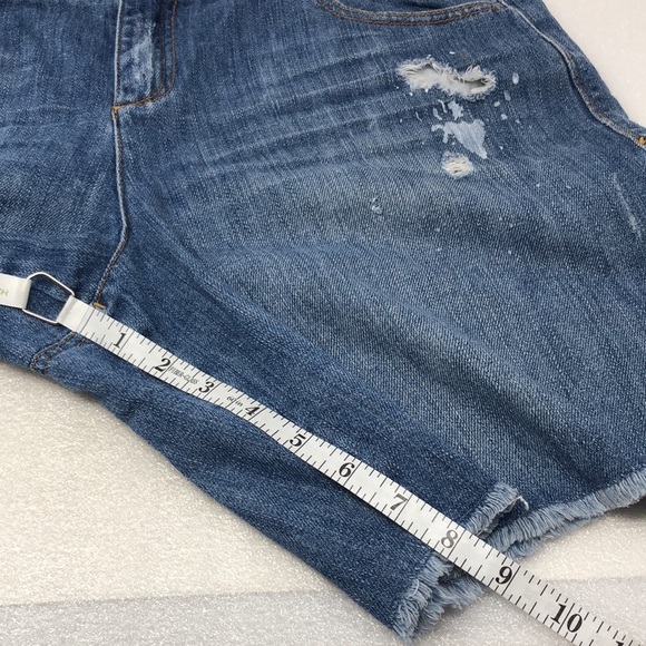 NY&CO. Shorts Distressed Jean Size 14 - Picture 5 of 11